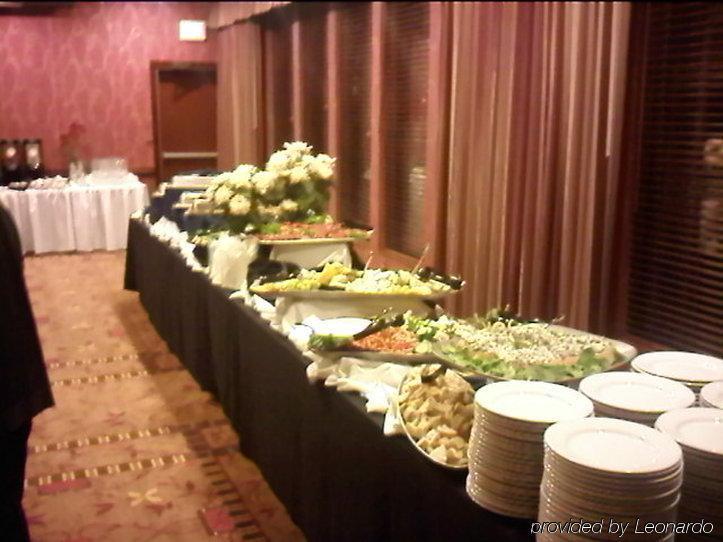 Hotel Ramada By Wyndham Tukwila Southcenter Restaurant photo