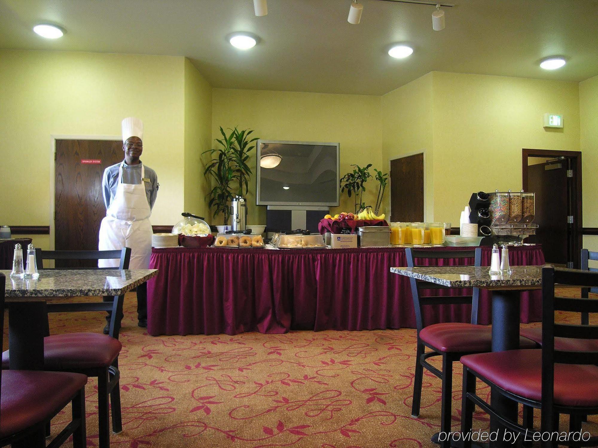 Hotel Ramada By Wyndham Tukwila Southcenter Restaurant photo