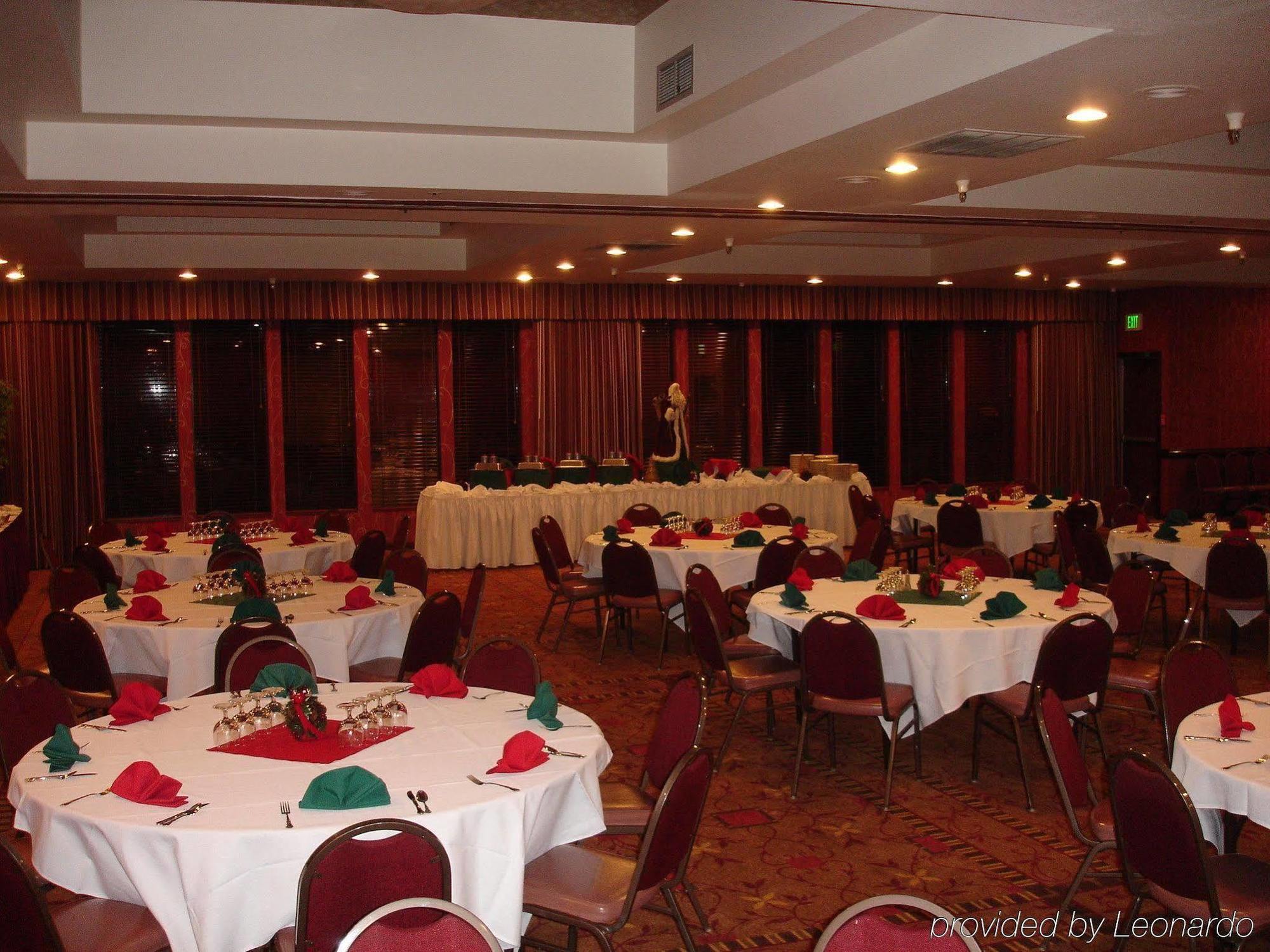 Hotel Ramada By Wyndham Tukwila Southcenter Restaurant photo